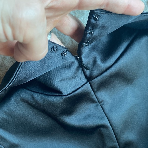 NWT Mac Duggal Black Puff Sleeve V-Neck Satin Collared A-line Midi Dress, size 0 - Picture 11 of 11